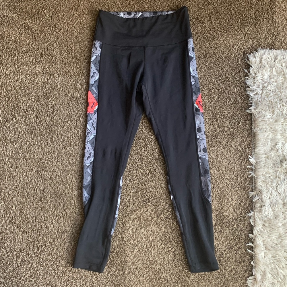 Feed Me Fight Me active leggings